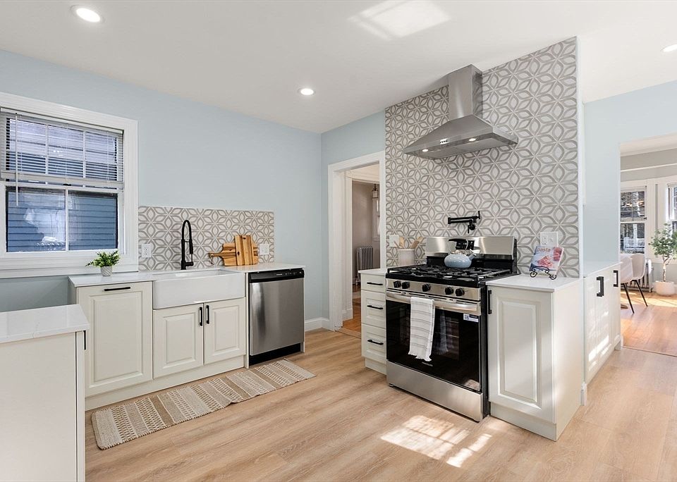 1st image of 30 Firglade Ave