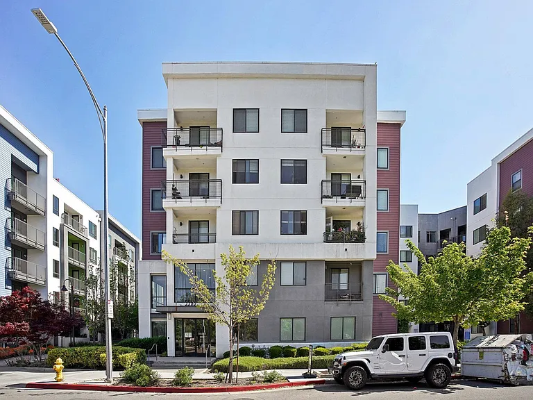 Oak Grove Apartments — Photo 21