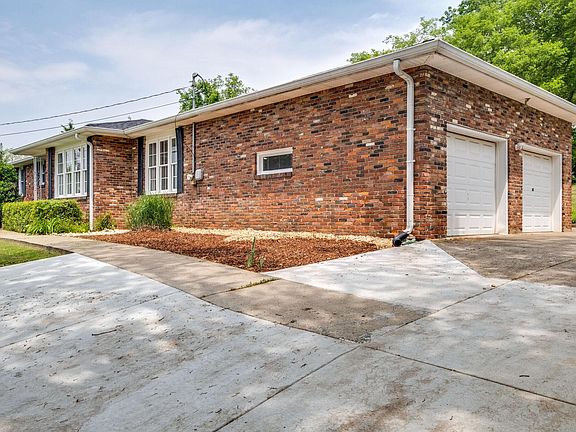 3rd image of 624 Vanoke Dr