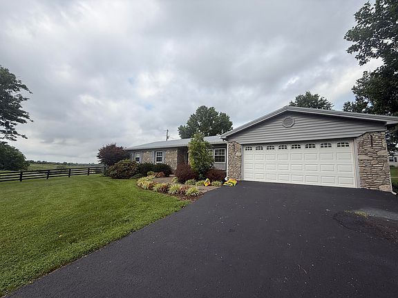 2nd image of 544 Hackett Pike