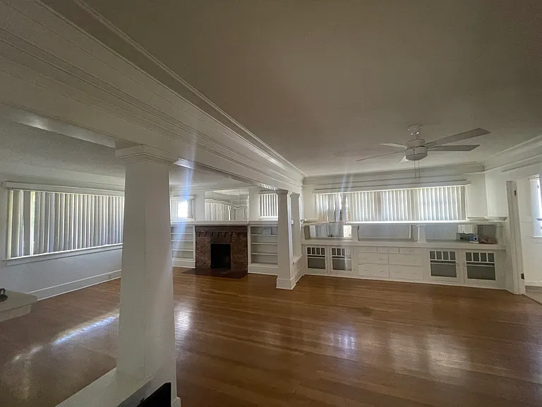 208 S Spruce St — Photo 14