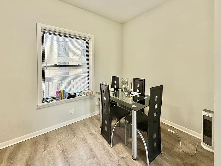 7620 N Sheridan Rd — Photo 2