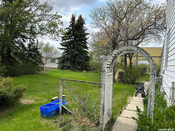 3rd image of 212 Campkin St
