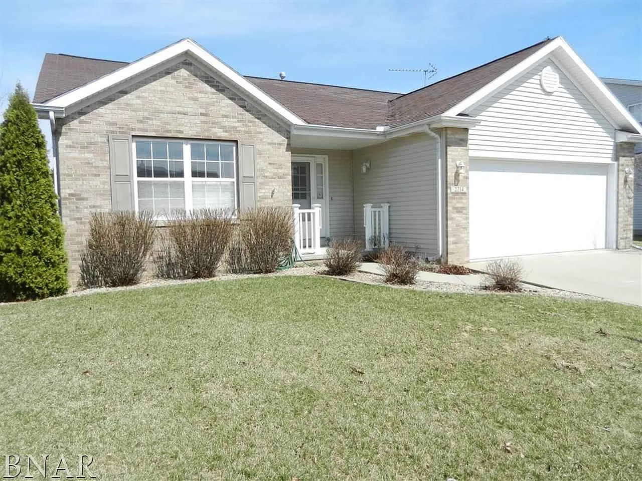 2714 Gill St photo 1