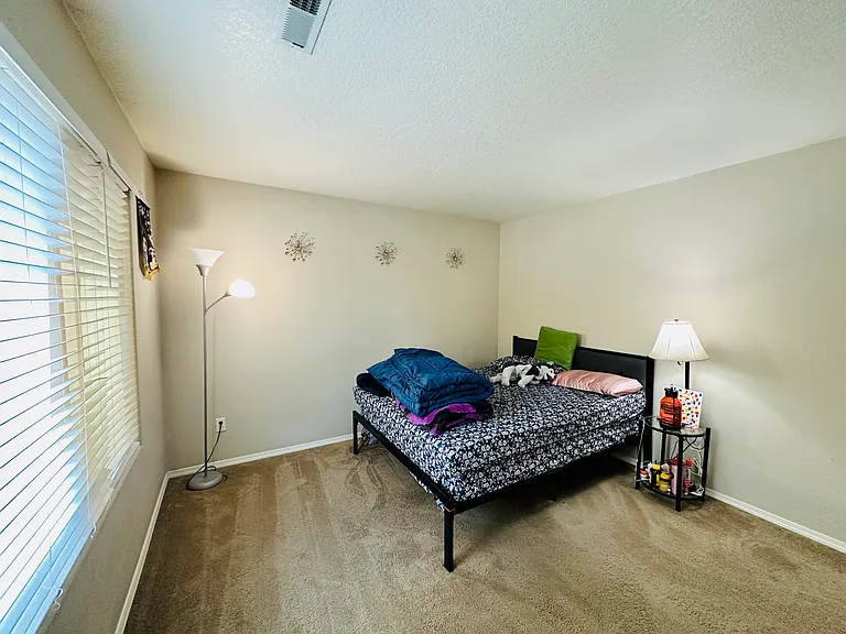 5216 NE Schoeler Cir — Photo 17