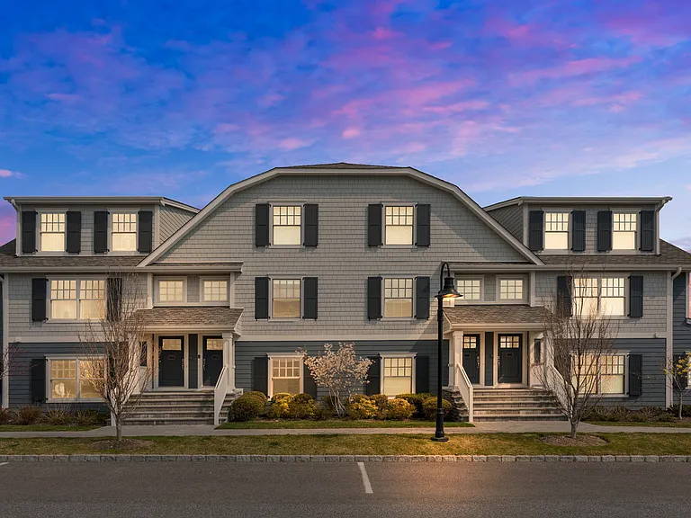34 Village Green Dr — Photo 23