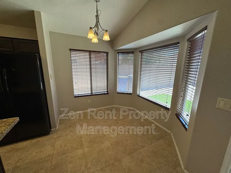 5913 W Mercury Way — Photo 7