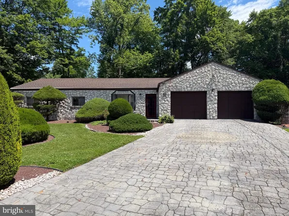 310 Casey Cir, Huntingdon Valley, PA 19006