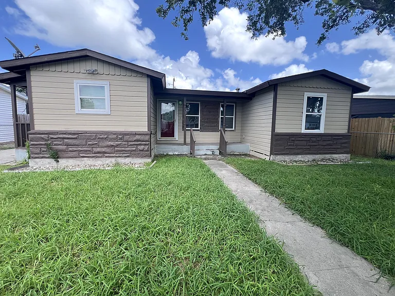 Highlight 7 - Front of home