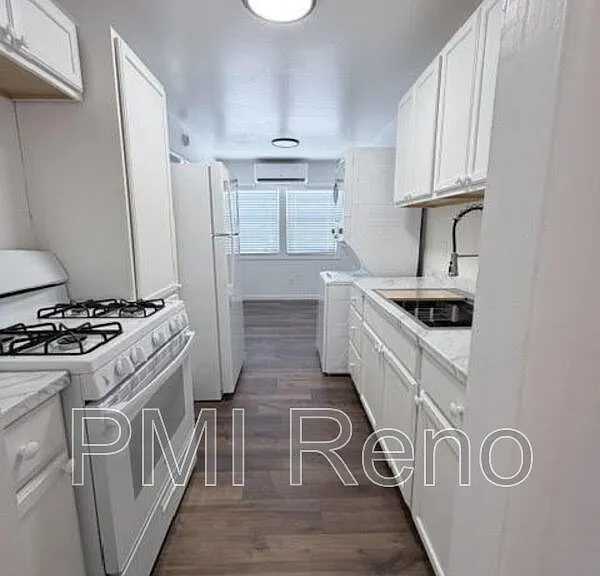 364 Gould St — Photo 9