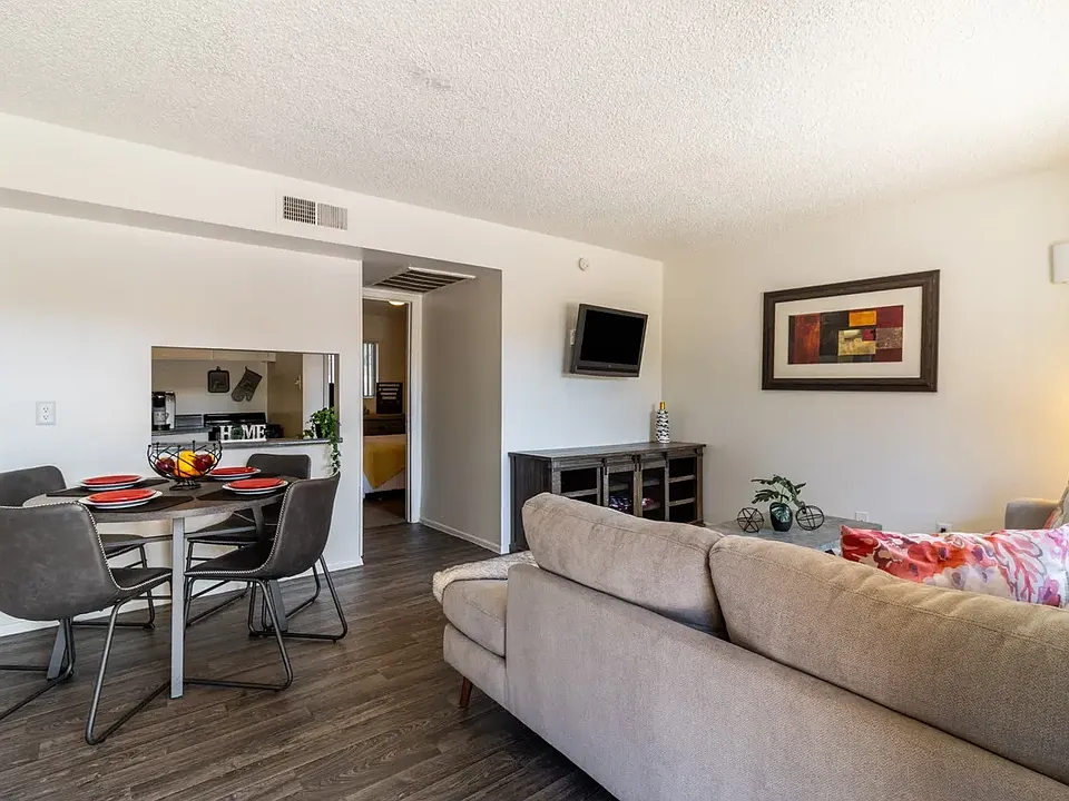 Courtyard at Encanto Apartments