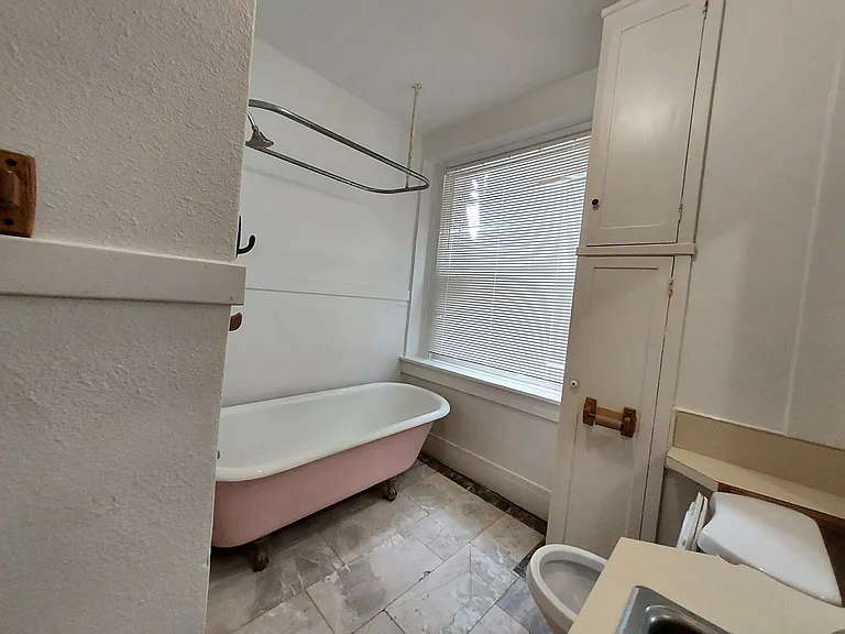 Bayview — Photo 13