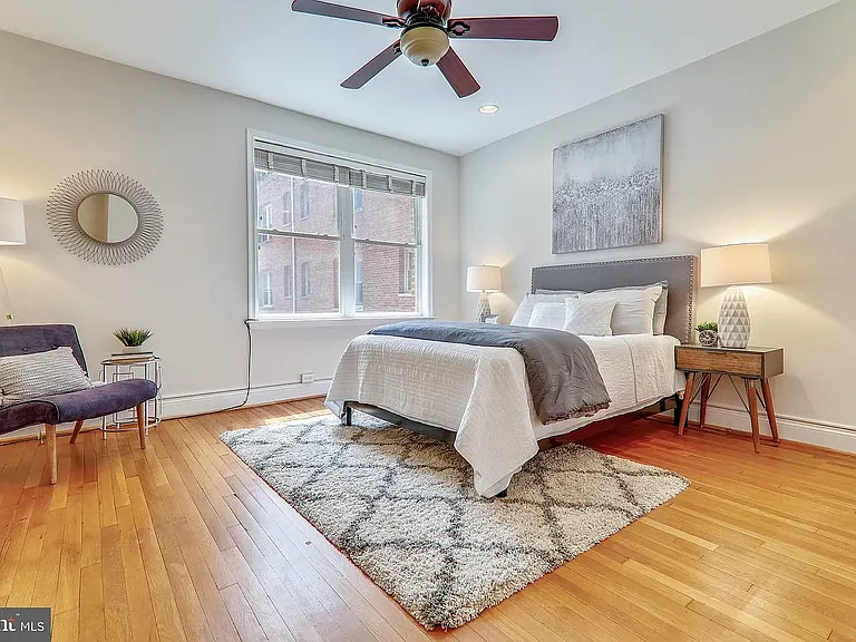 1438 Columbia Rd NW — Photo 16