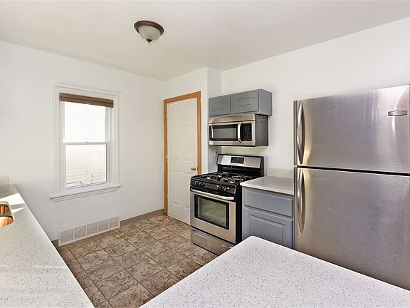 5th image of 1618 Lynnwood St