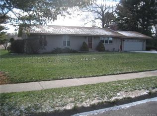 304 Pilgrim Ln, Southington, CT 06489