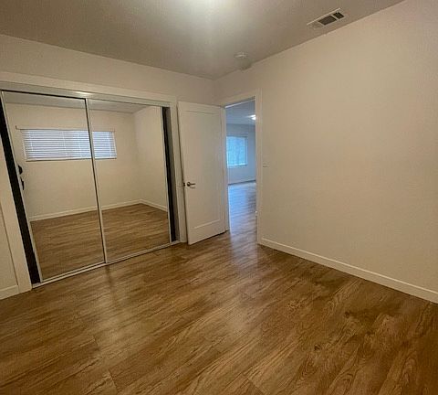 5th image of 4424 Rosebud Ln