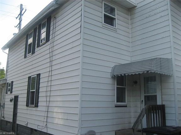 3rd image of 907 Lawton St