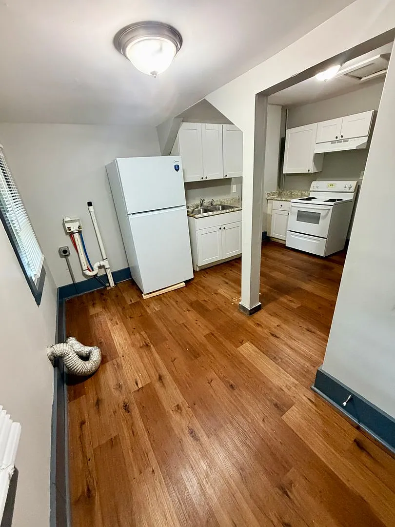 Cozy 2-bed/1 bath Home in Lexington, KY! — Photo 2