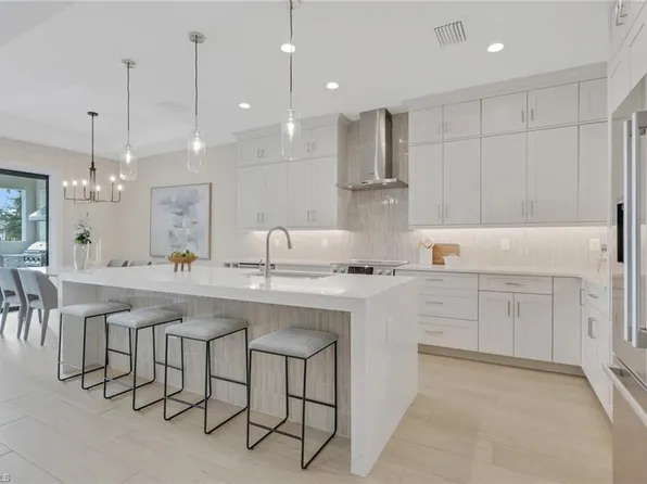 756 108th AVE N, NAPLES, FL 34108