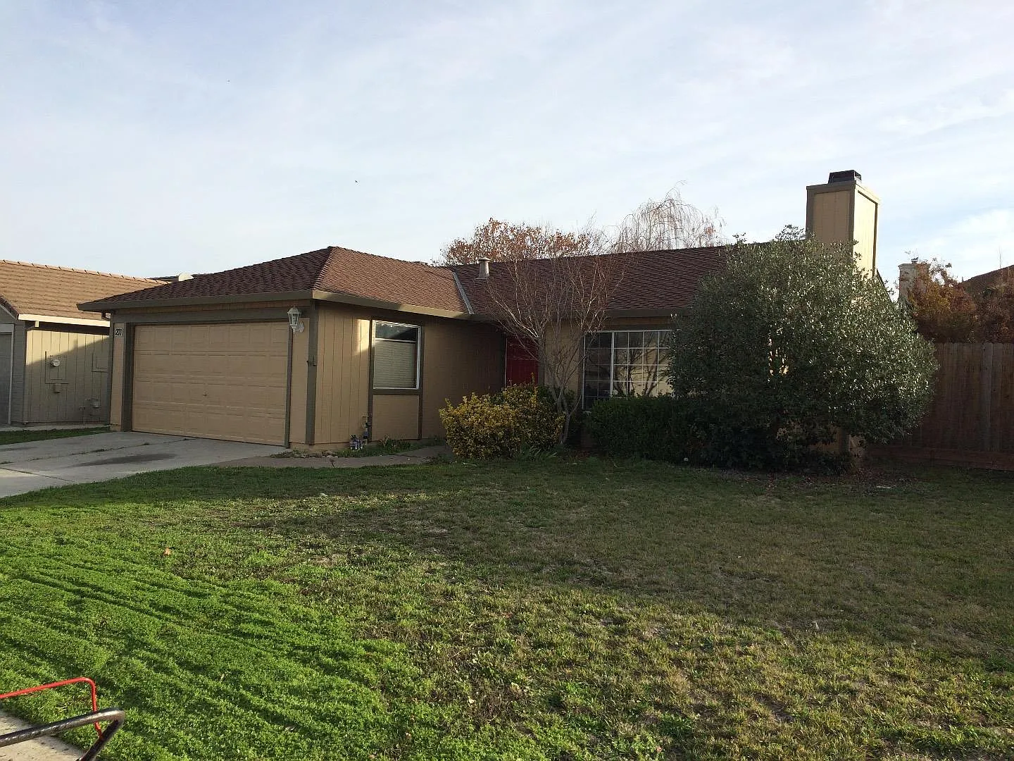271 Recht St photo 1