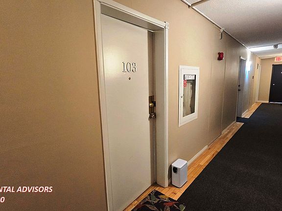 3rd image of 11429 124th St NW #103