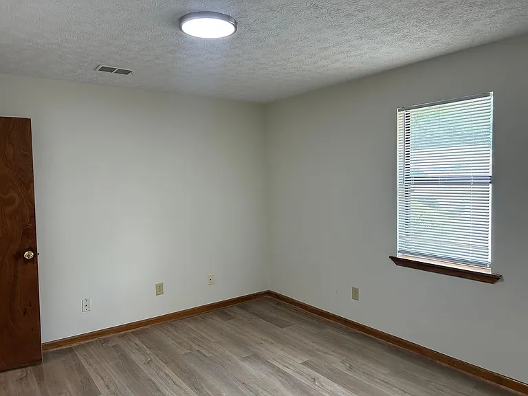 109/111 Deer Creek Ct — Photo 15