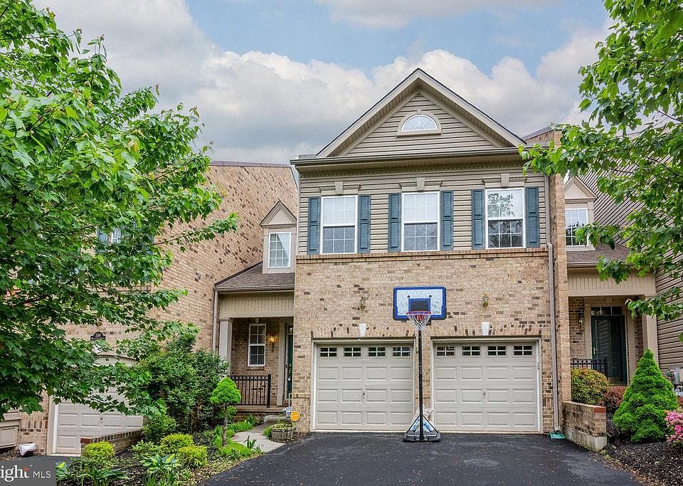 1st image of 3187 Woods Edge Dr
