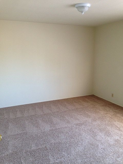 2nd image of 826 Euclid Ave