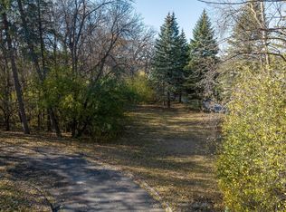 1400 Holdridge Ln, Wayzata, MN 55391