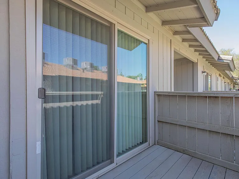 Vantage Pointe West — Photo 18