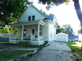 704 Clinton St, Charles City, IA 50616