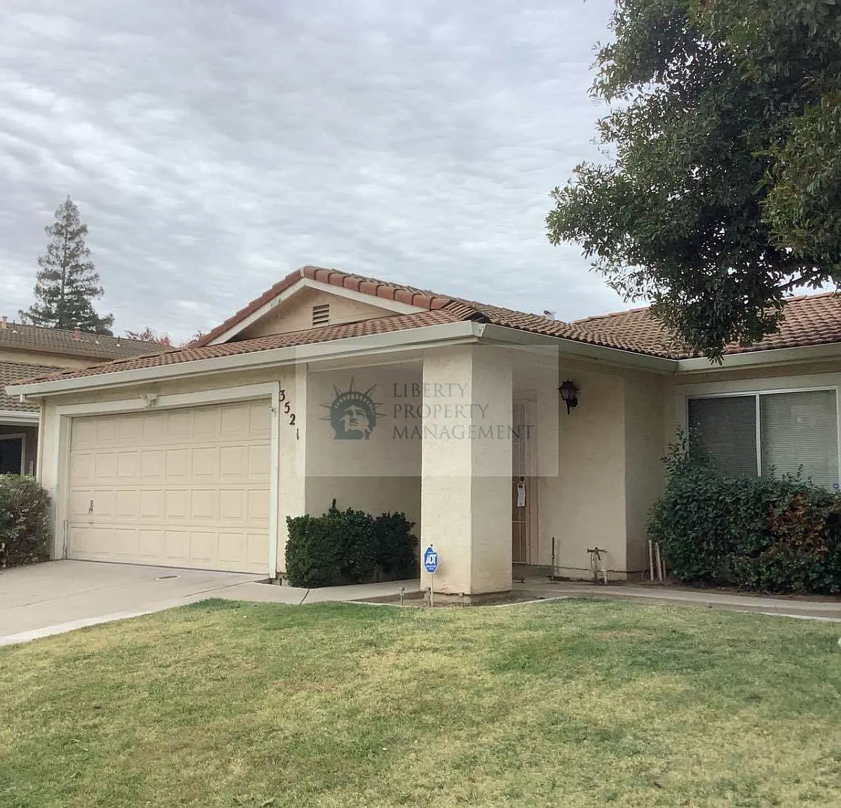 2 bed, 1018 sqft, $1,895 — Photo 2