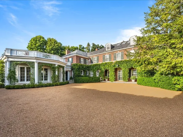 788 E Woodland Rd, Lake Forest, IL 60045