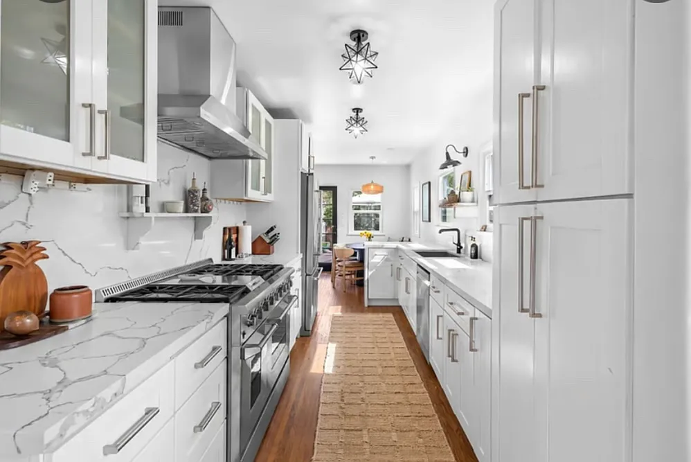 3 bed, 1100 sqft, $5,500 — Photo 4