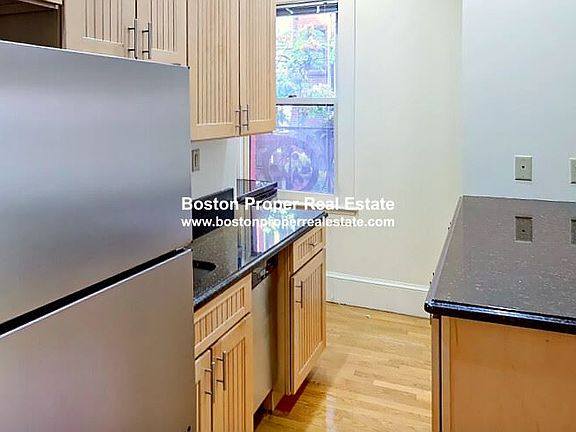 195 Commonwealth Ave. #3 Boston - Back Bay Unit Photo 2