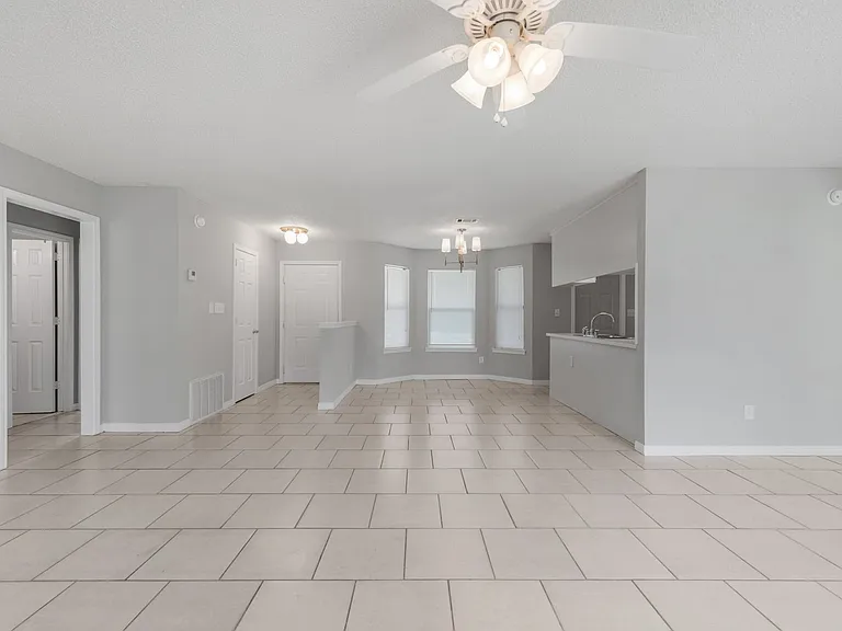 3868 Mariners Dr — Photo 6