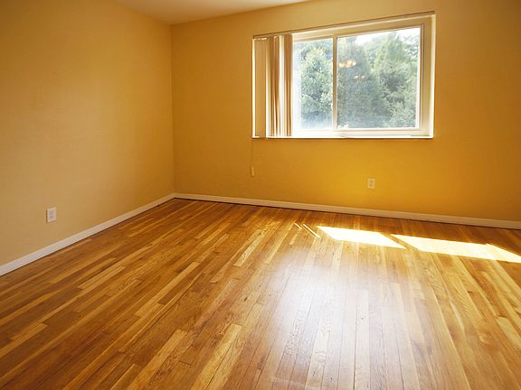 5th image of 3314 Russell Blvd APT 3