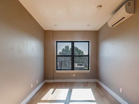 3rd image of 650 Marcy Ave #Top