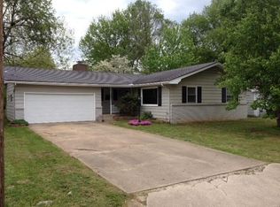 2348 S Delaware Ave, Springfield, MO 65804