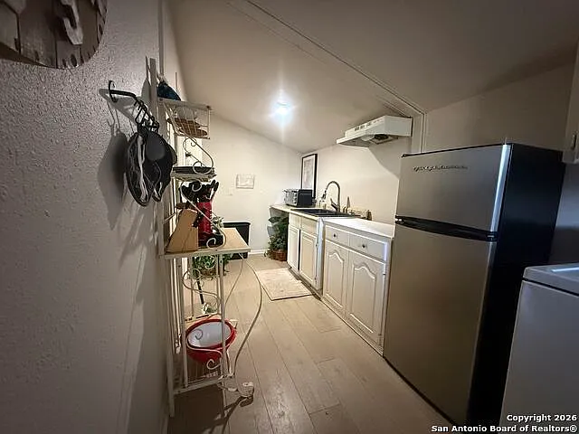 109 Bonham St #C — Photo 4