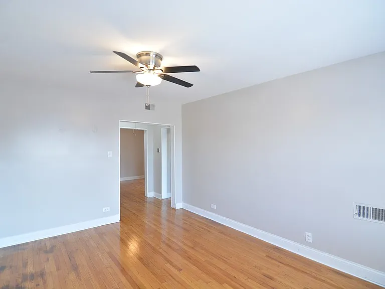 3241 N Damen Ave #4 — Photo 7