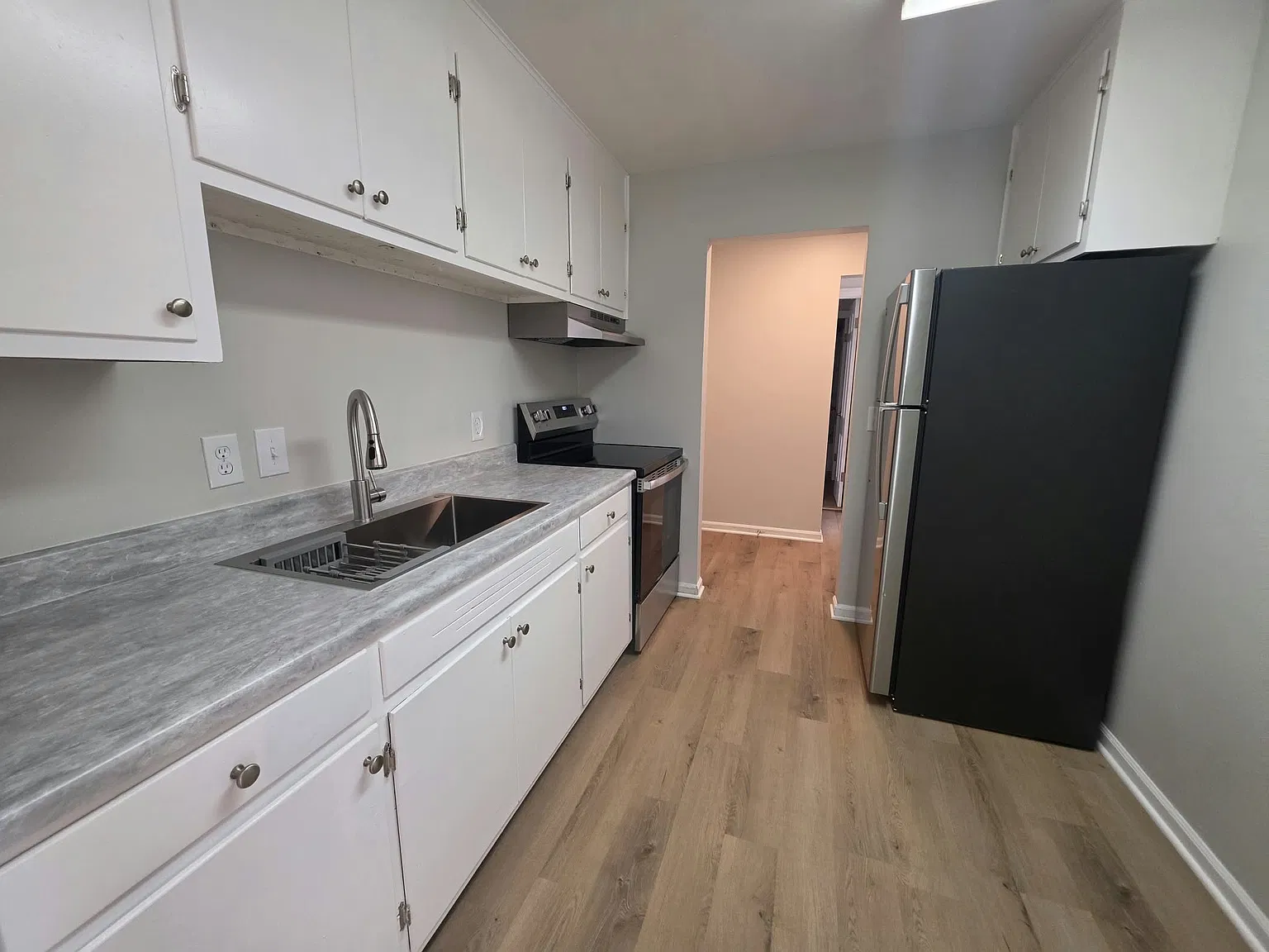 2 bed, 700 sqft, $1,350 — Photo 4