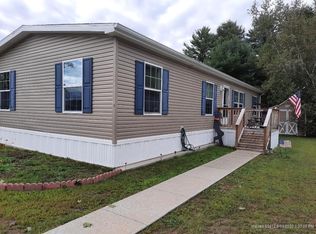 18 Woodside Dr, Lisbon, ME 04250