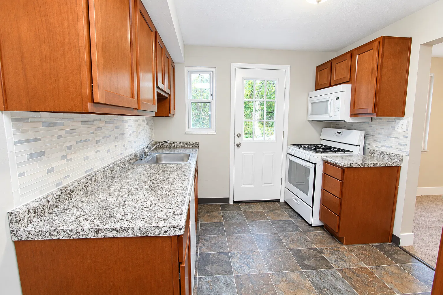 2 bed, $1,350 — Photo 3