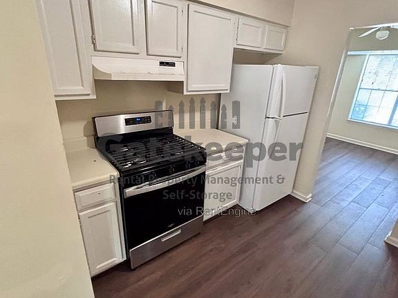 5th image of 145 Fieldstone Dr