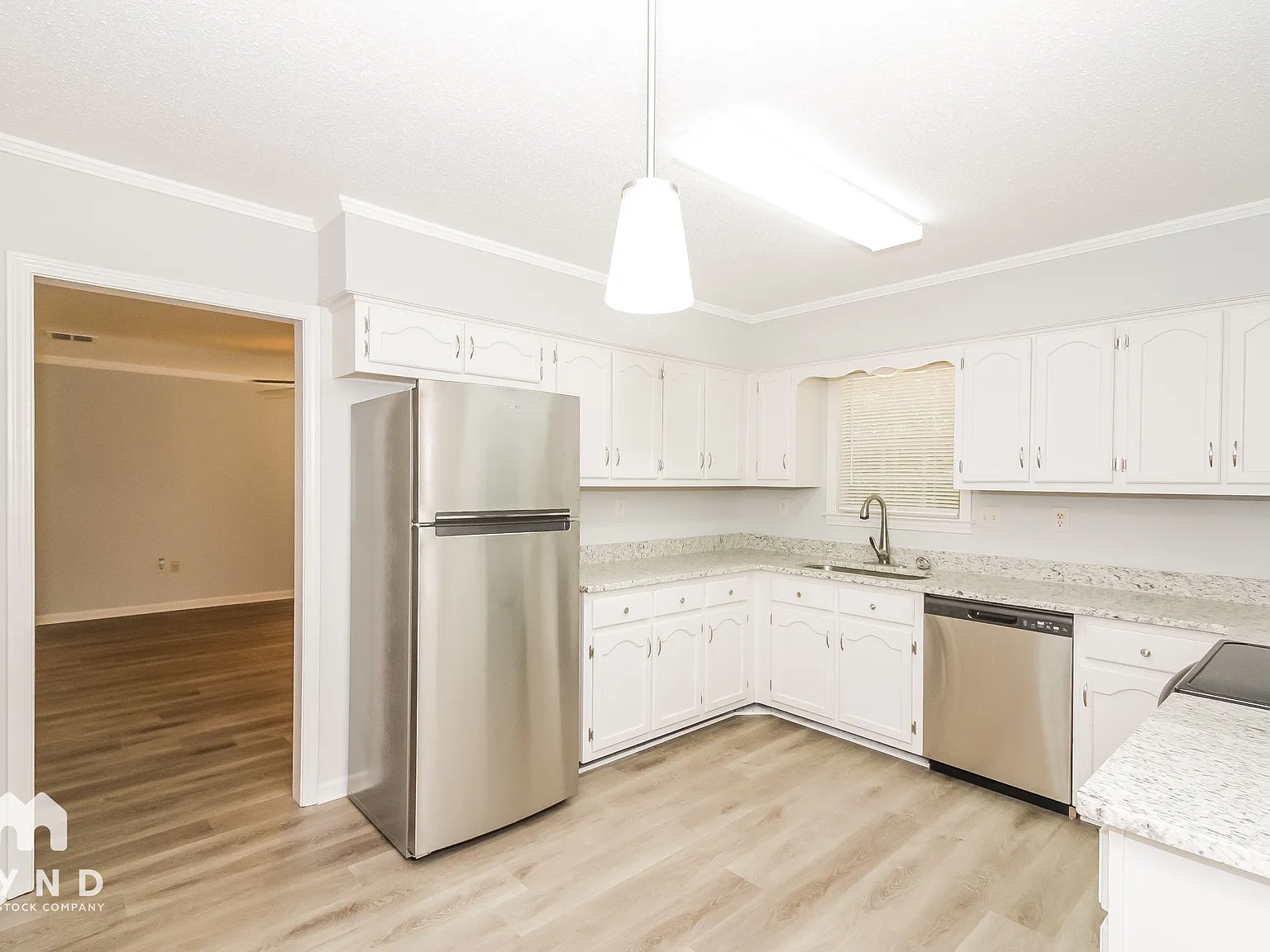 3 bed, 2.0 bath, 1445 sqft, $1,765 — Photo 3