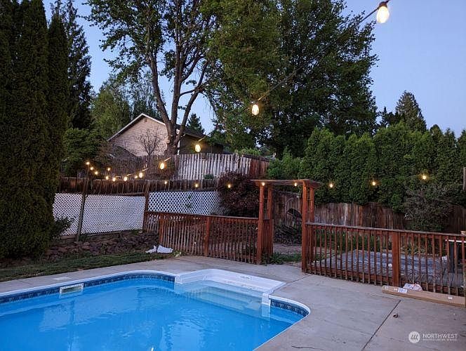 1st image of 1409 Bel Air Dr