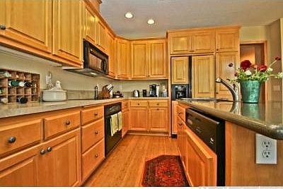 3rd image of 225 Willoughby Way W
