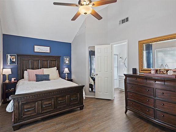 3rd image of 7029 Club Creek Dr