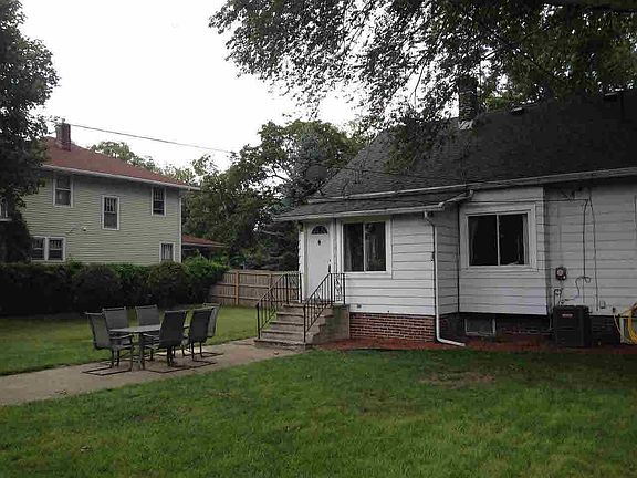 2nd image of 1208 W Lexington Ave
